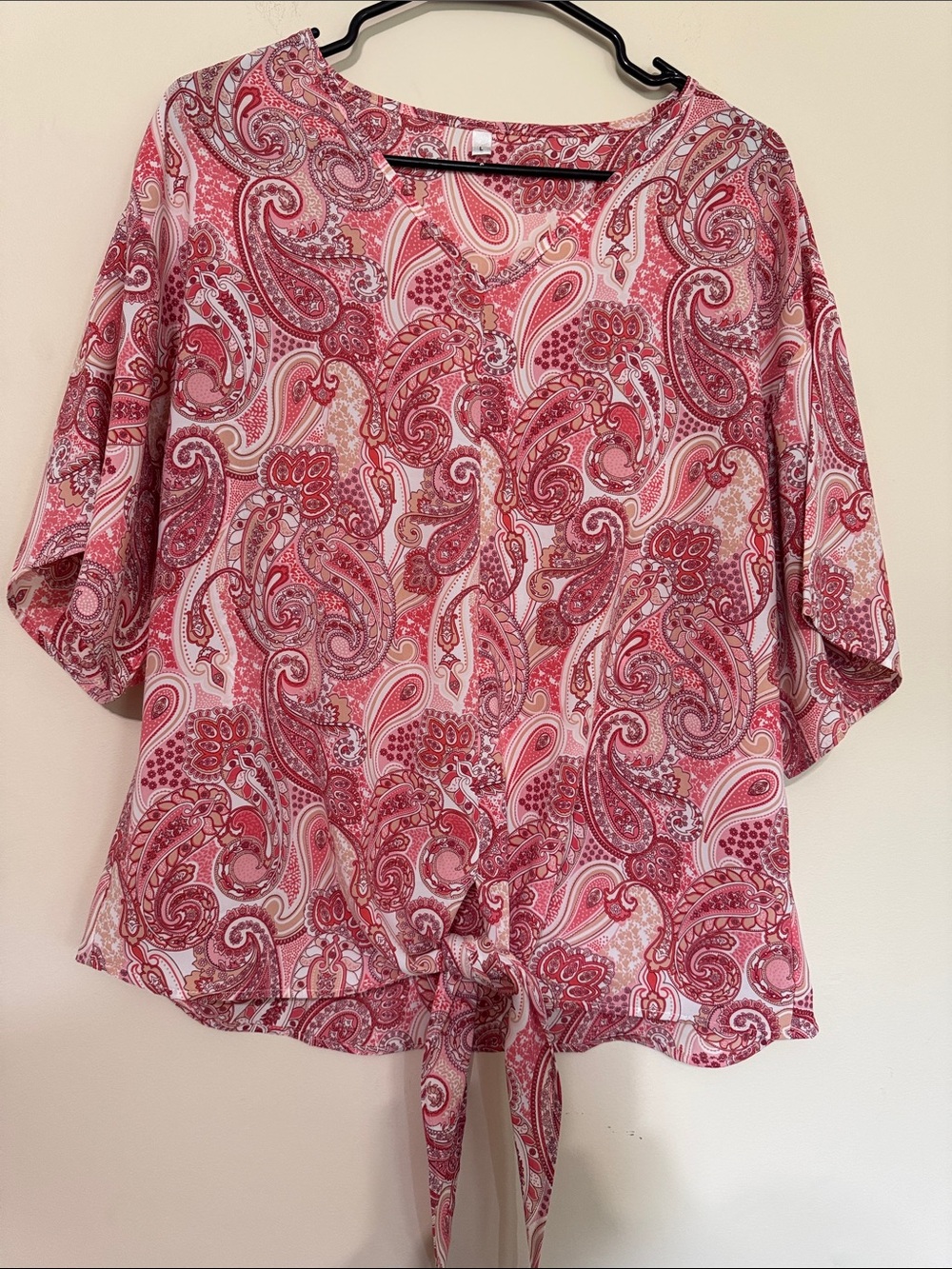 Women's Pink Paisley V-Neck Tie-Front Blouse